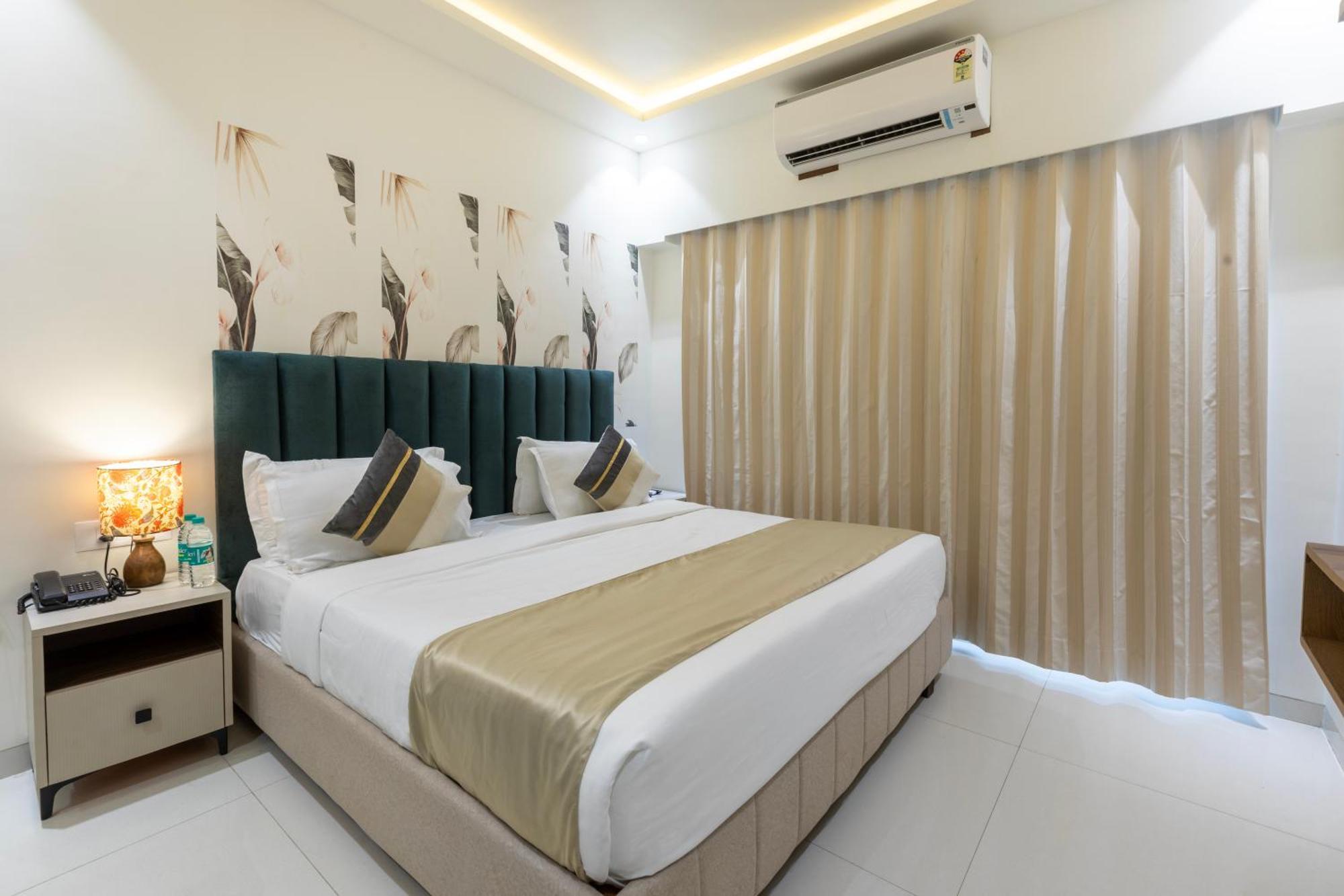 The Orion Premium Suites Mumbai Exteriör bild