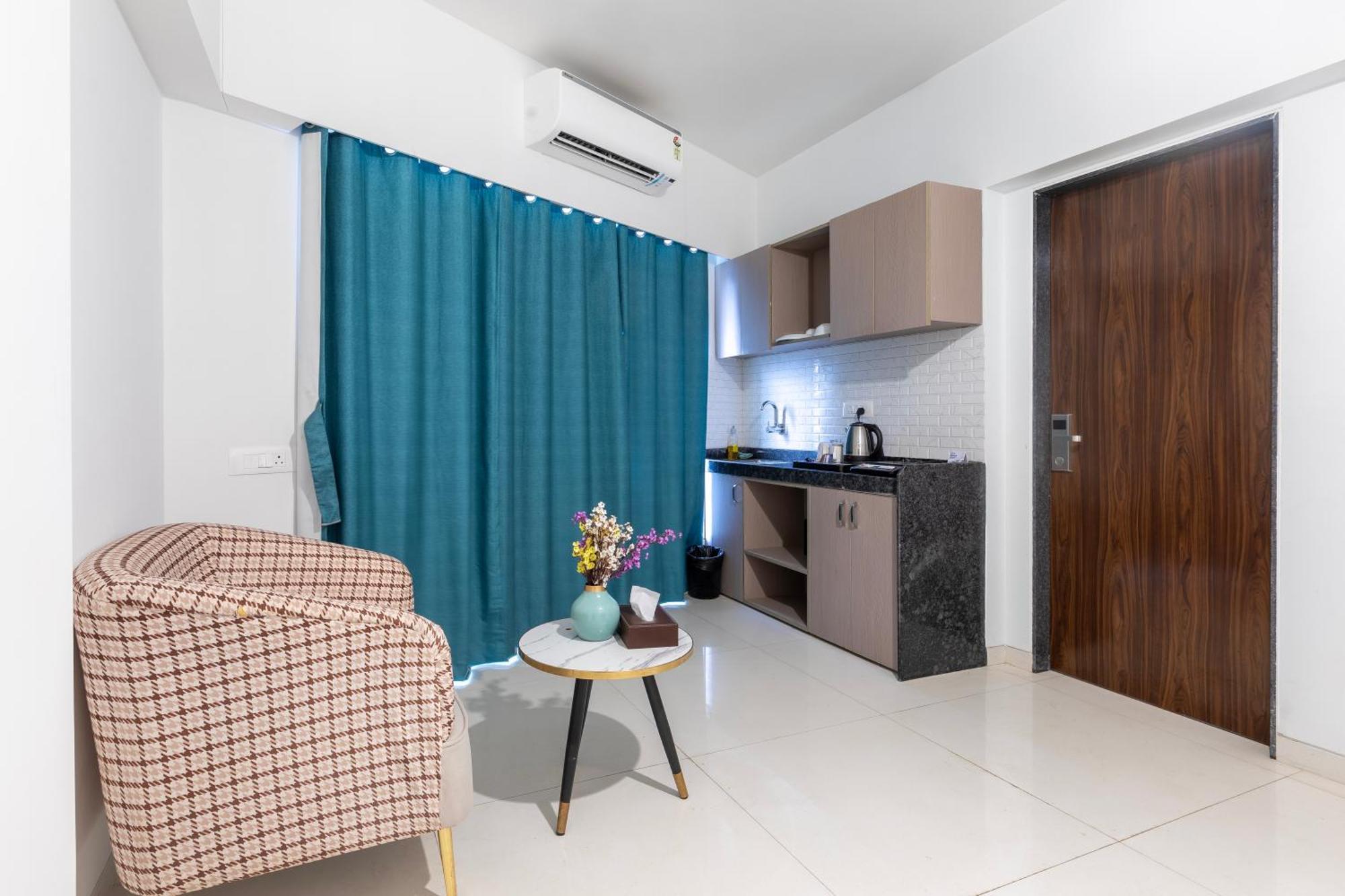 The Orion Premium Suites Mumbai Exteriör bild