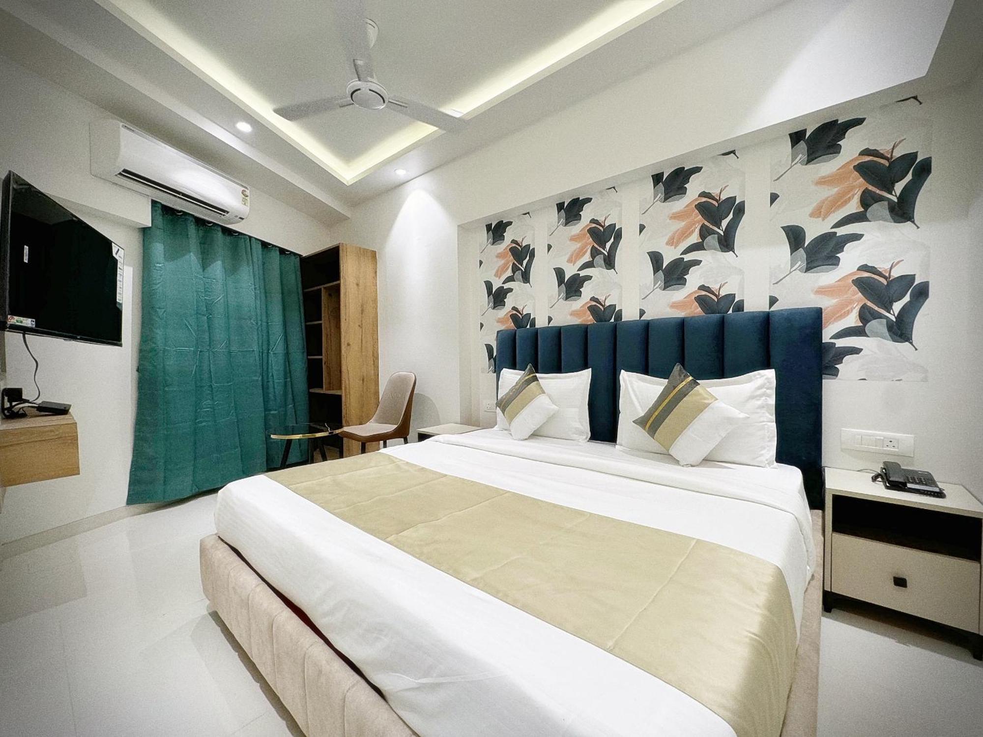 The Orion Premium Suites Mumbai Exteriör bild