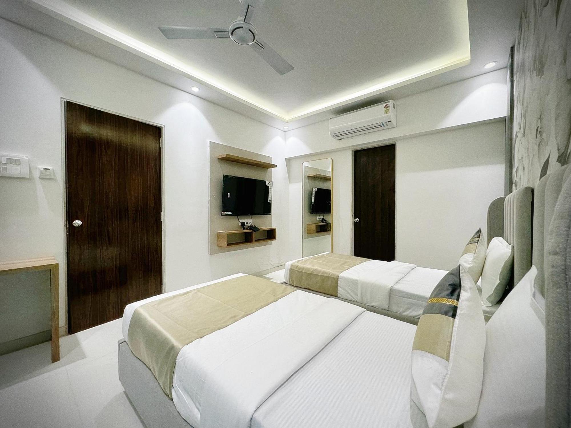 The Orion Premium Suites Mumbai Exteriör bild